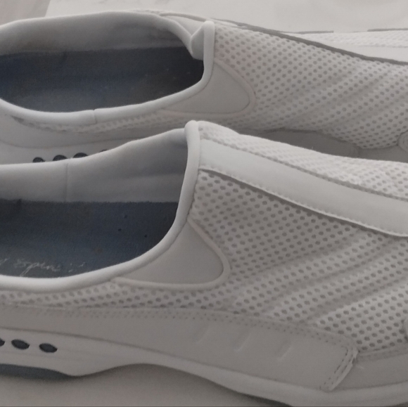 2/$22 Easy Spirit Slip ons - Picture 2 of 4